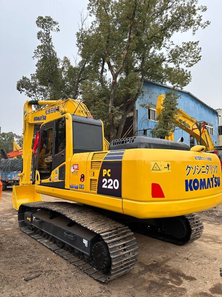 Komatsu PC 220-8