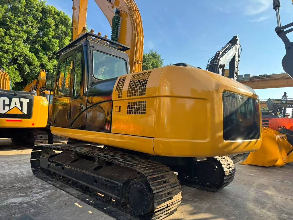Pelle sur chenilles Caterpillar 320D2 — occasion 2024, 1 000 h