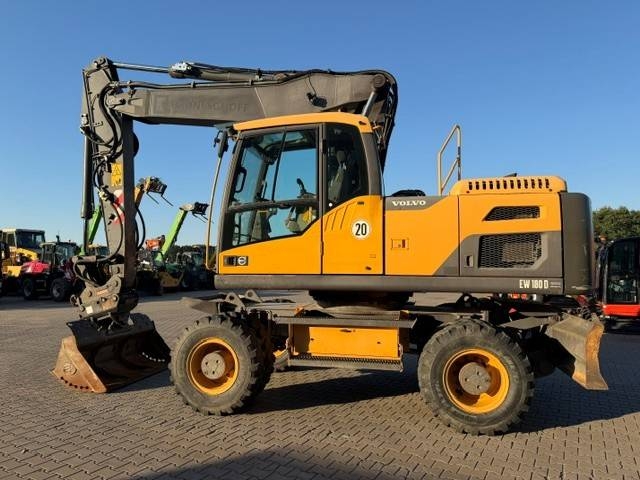 Pelle sur pneus Volvo EW 180 D — occasion 2014, 8 000 h