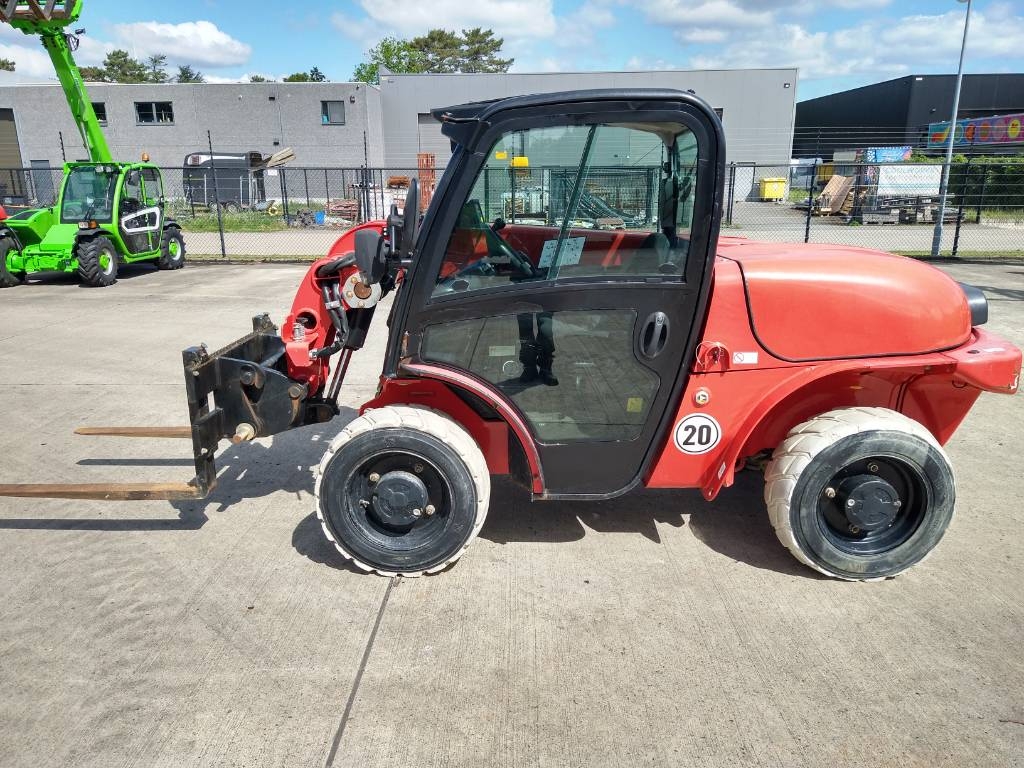 JCB 520-40 4WS (143)