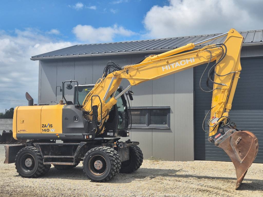 Hitachi ZX140W-5B