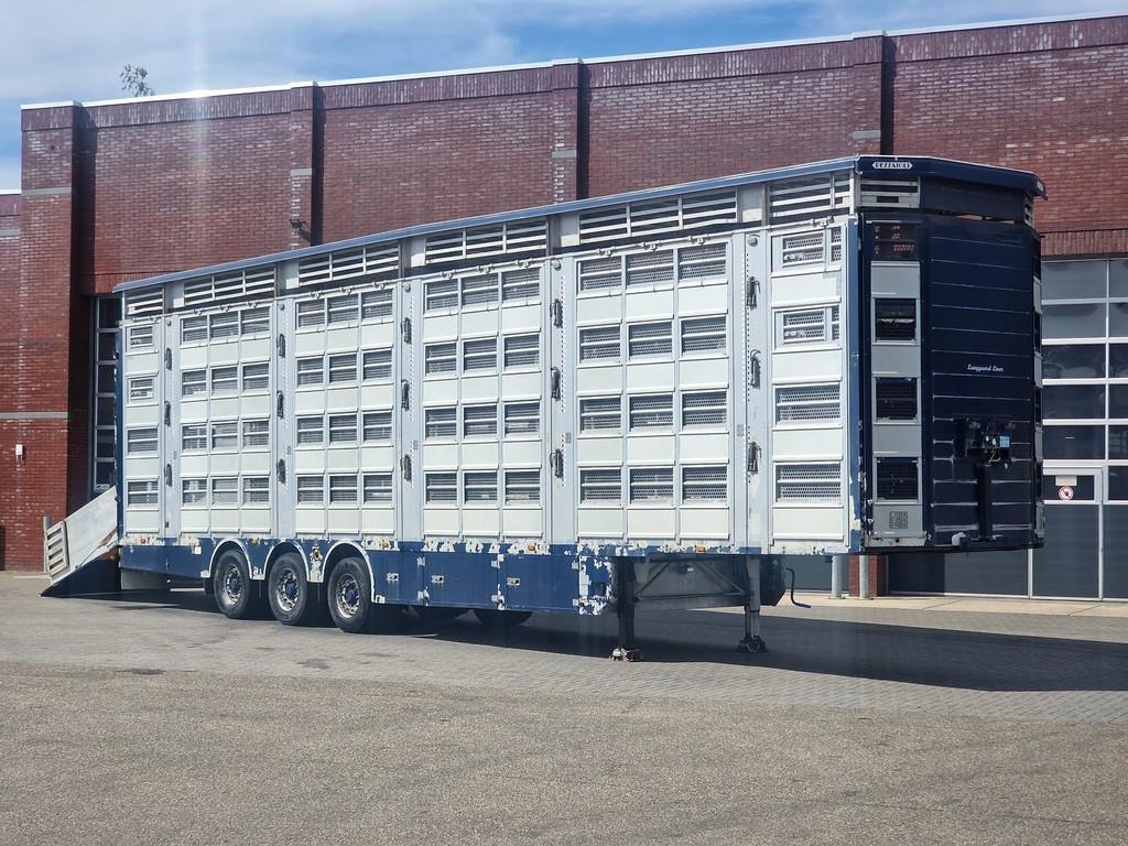 Semi-remorque bétaillère Pezzaioli 3/4 deck livestock - 134.8m2 - Water & Ventilation — occasion 2017