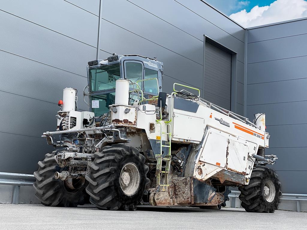 Wirtgen WR 2500S
