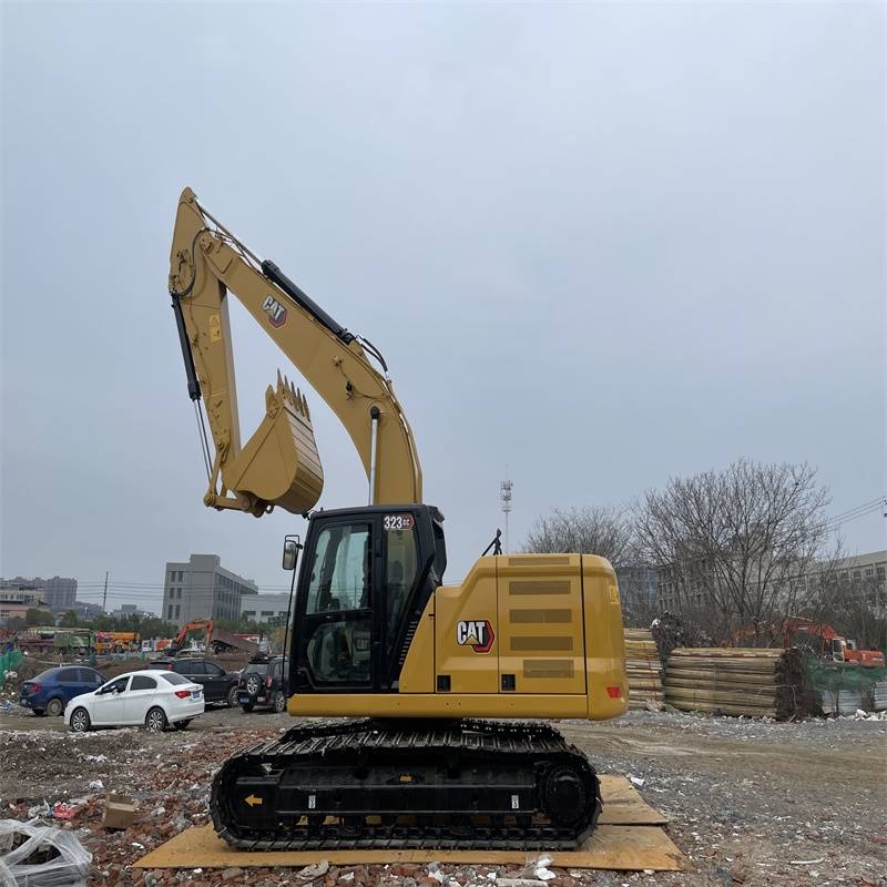 CAT 323 gc