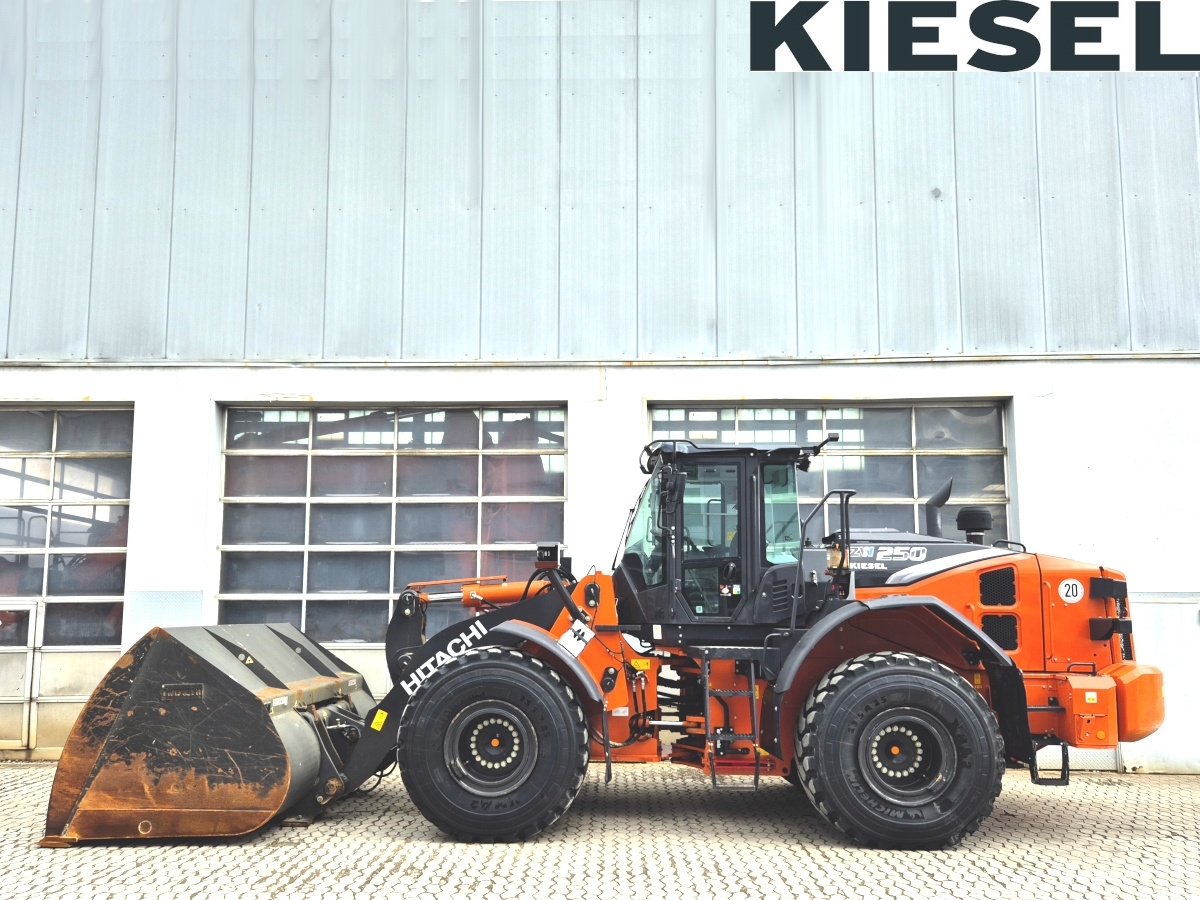 Chargeuse sur pneus Hitachi ZW 250-7 High — occasion 2023, 2 085 h