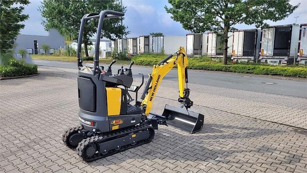Pelle sur pneus New Holland E12D — occasion 2023, 3 h