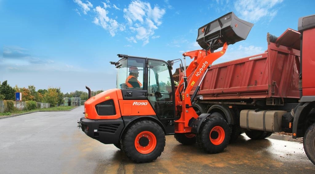 Kubota R 090