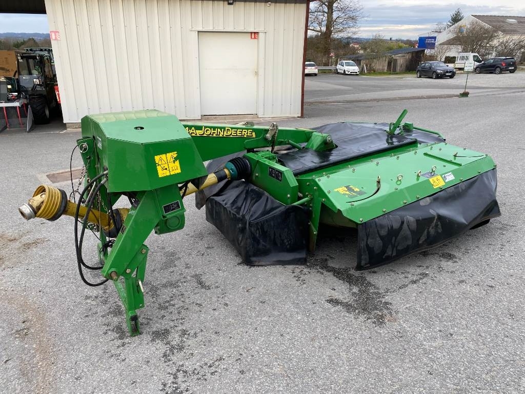 John Deere 324