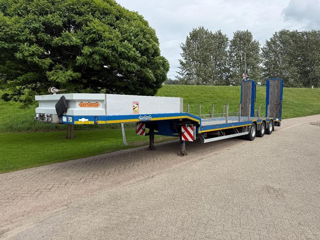 Nooteboom Hydraulic ramps / 2011 / clean chassis /