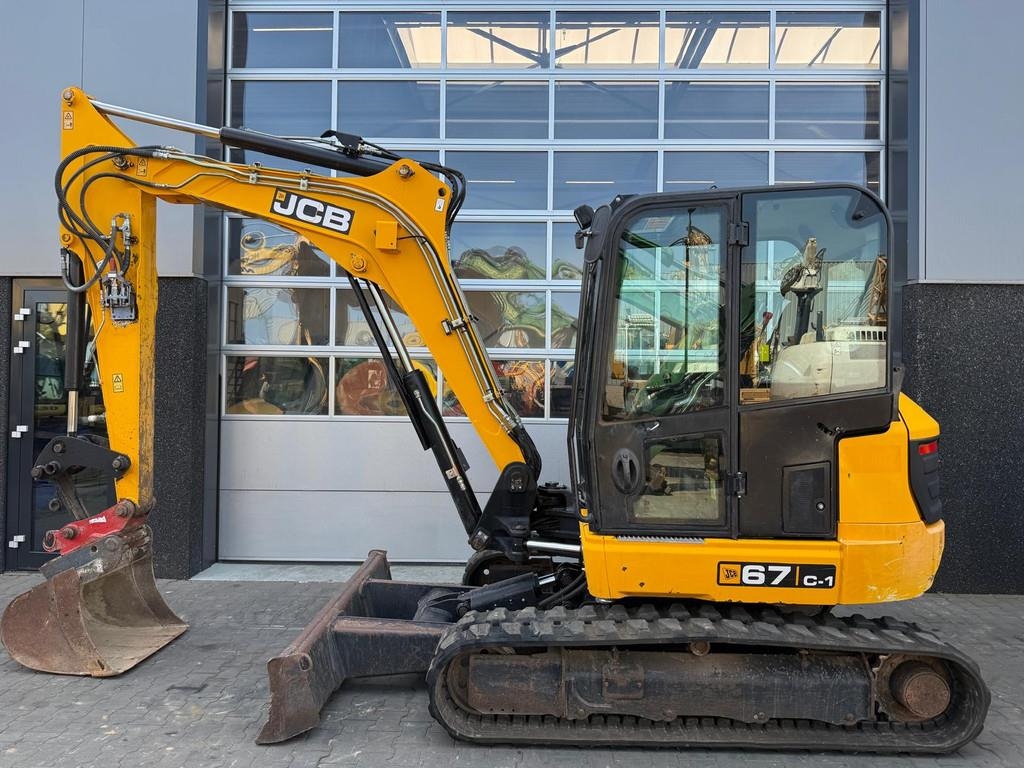 JCB 67C1