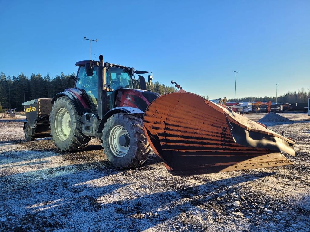 Valtra T 174 E