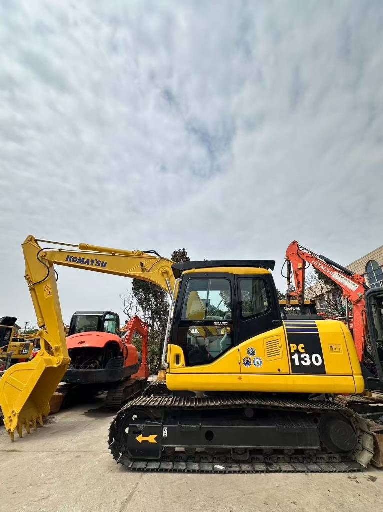 Komatsu PC130