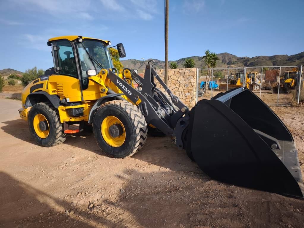 Chargeuse sur pneus Volvo L45H — occasion 2017, 45 h