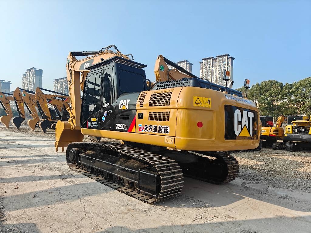 CAT 325 B