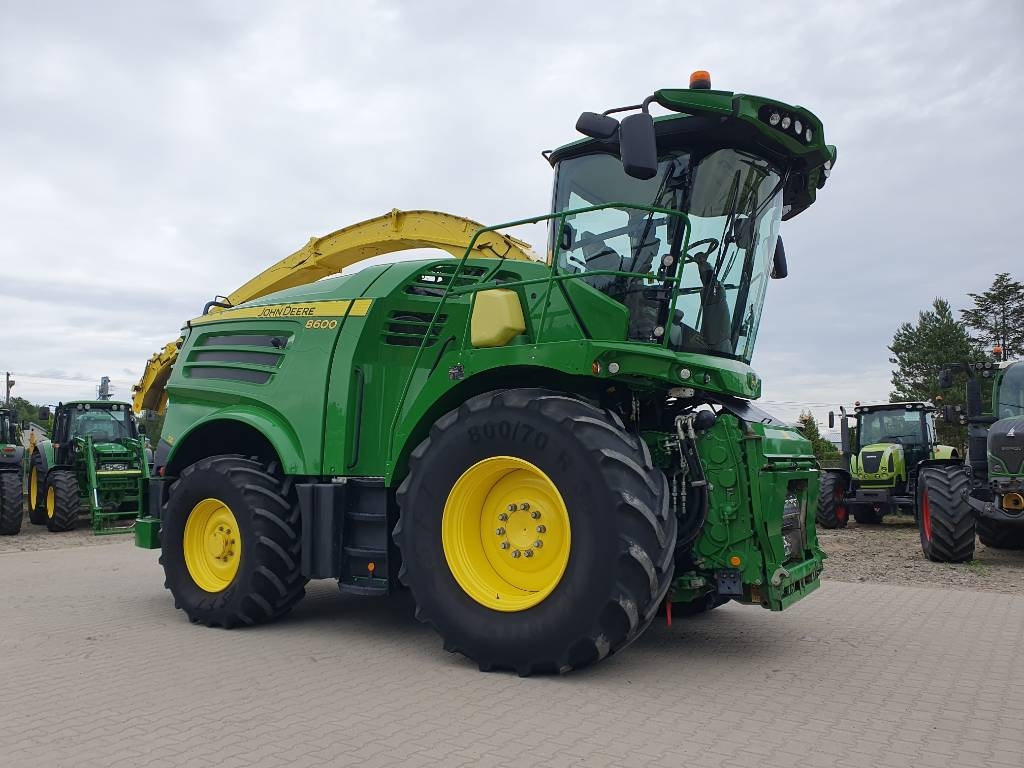 John Deere 8600
