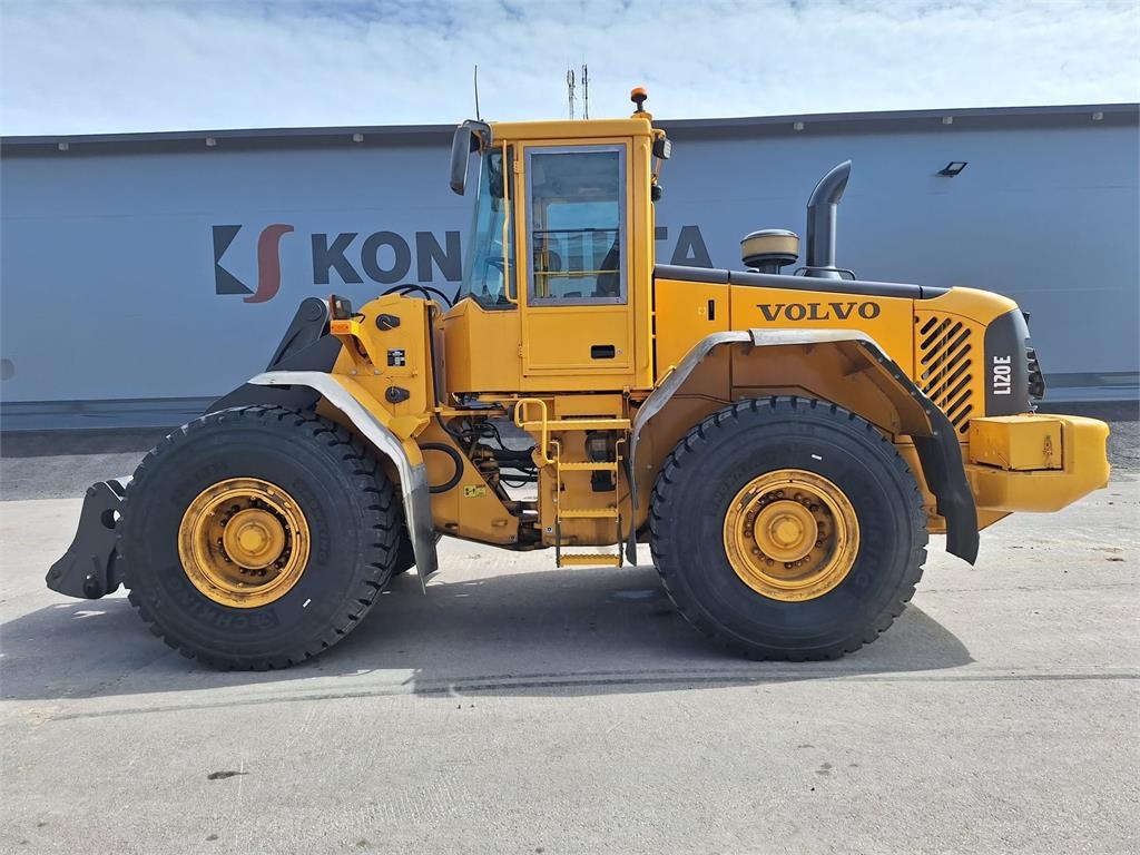 Volvo L120E UUDET RENKAAT