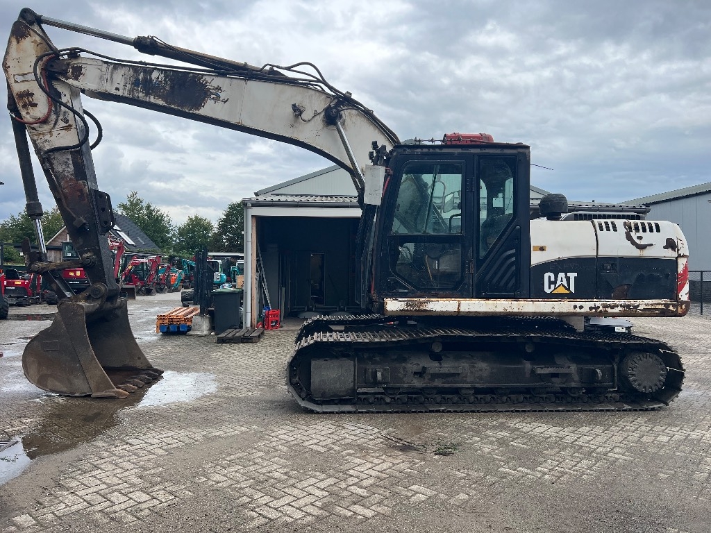 Pelle sur chenilles Caterpillar 320DL — occasion 2011, 27 561 h