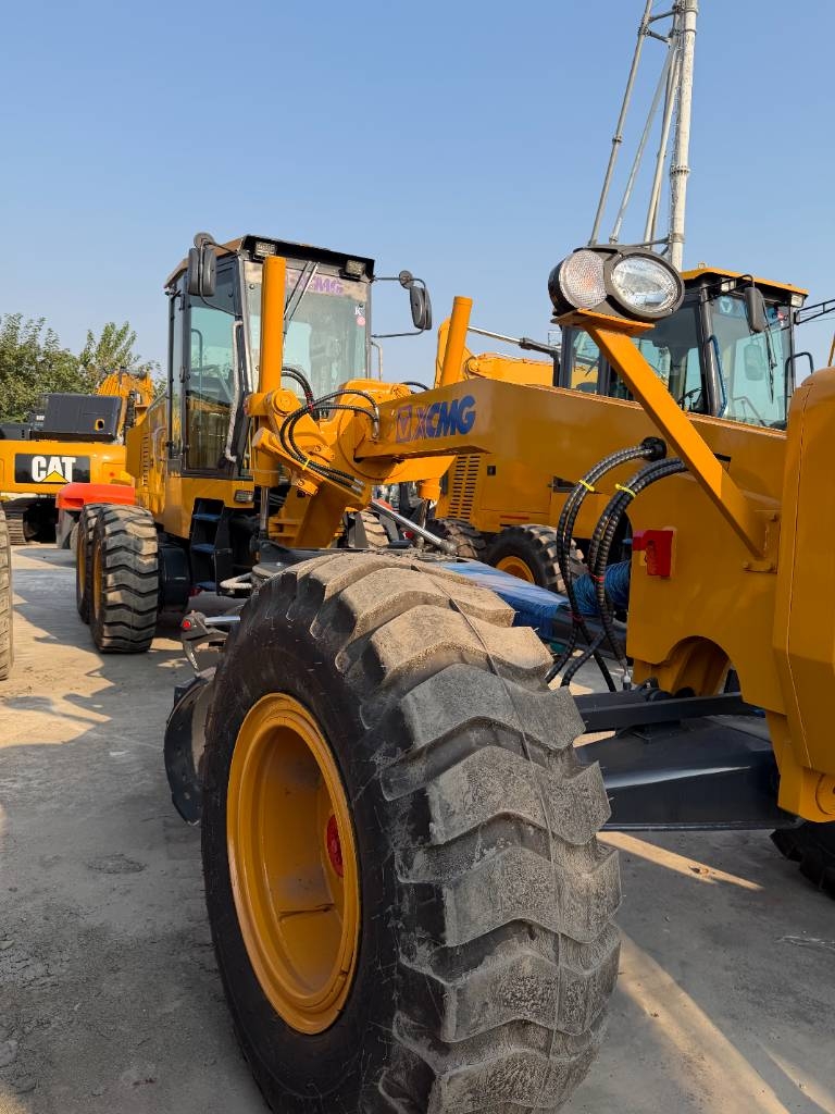 Niveleuse XCMG GR1803 the largest‑scale supplier — occasion 2024