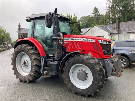 Massey Ferguson 6716S
