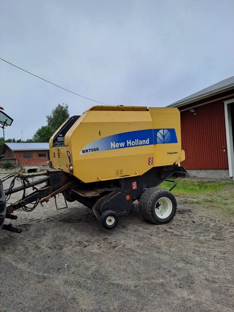 New Holland BR 7060