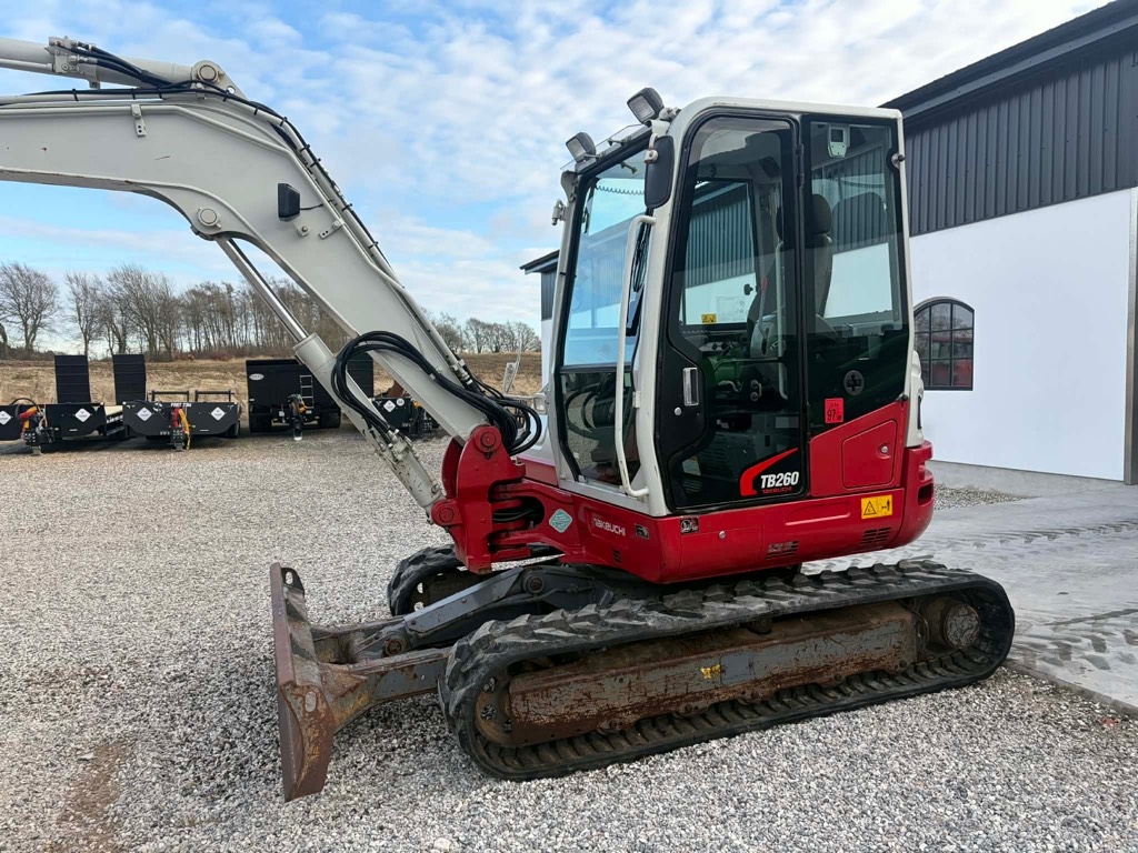 Takeuchi TB 260