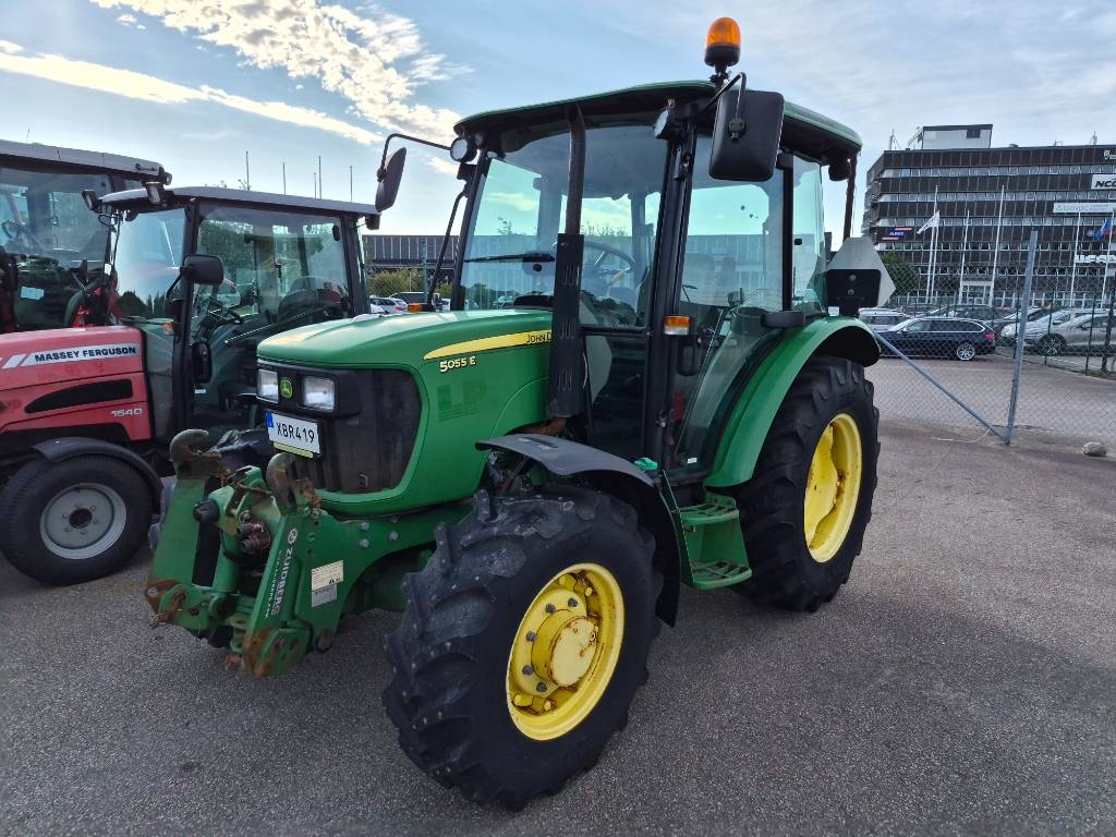 John Deere 5055 E