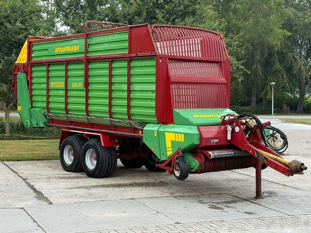 Strautmann Super vitesse 260 DO Dosseerwalsen Opraapwagen Lad