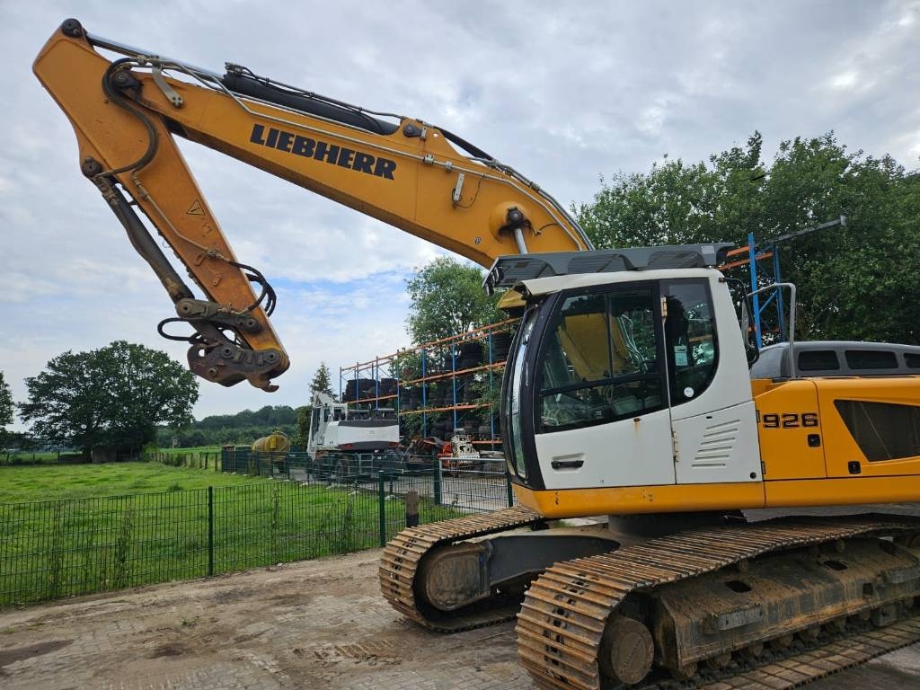 Pelle sur chenilles Liebherr R 926 LC — occasion 2015, 9 450 h