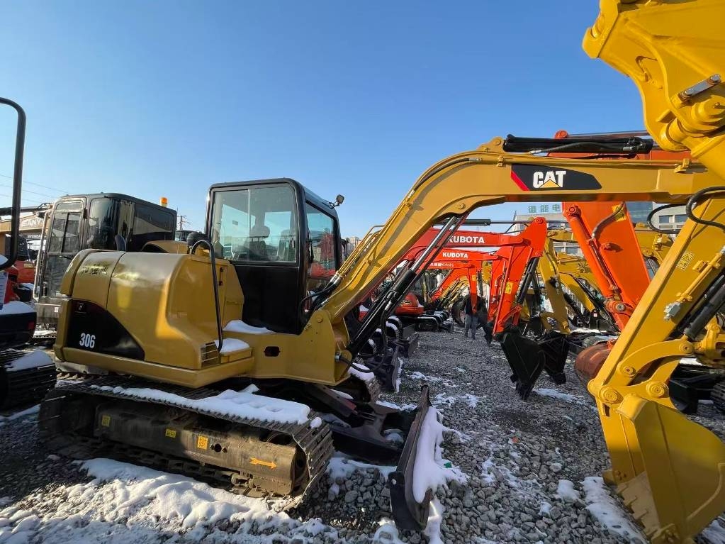 Mini-pelle Caterpillar 306 — occasion 2020