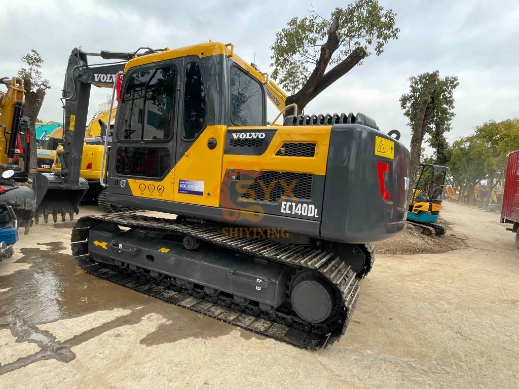 Pelle sur chenilles Volvo EC 140 D — occasion 2023, 1 858 h
