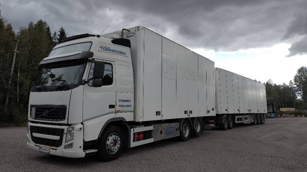 Camion fourgon Volvo FH13 6x2 Ekeri kaappi+Ekeri kärry — occasion 2013