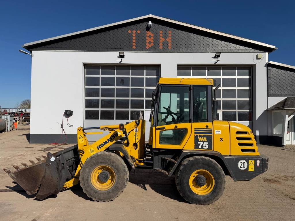 Chargeuse sur pneus Komatsu WA 75-3 — occasion 2003, 9 693 h