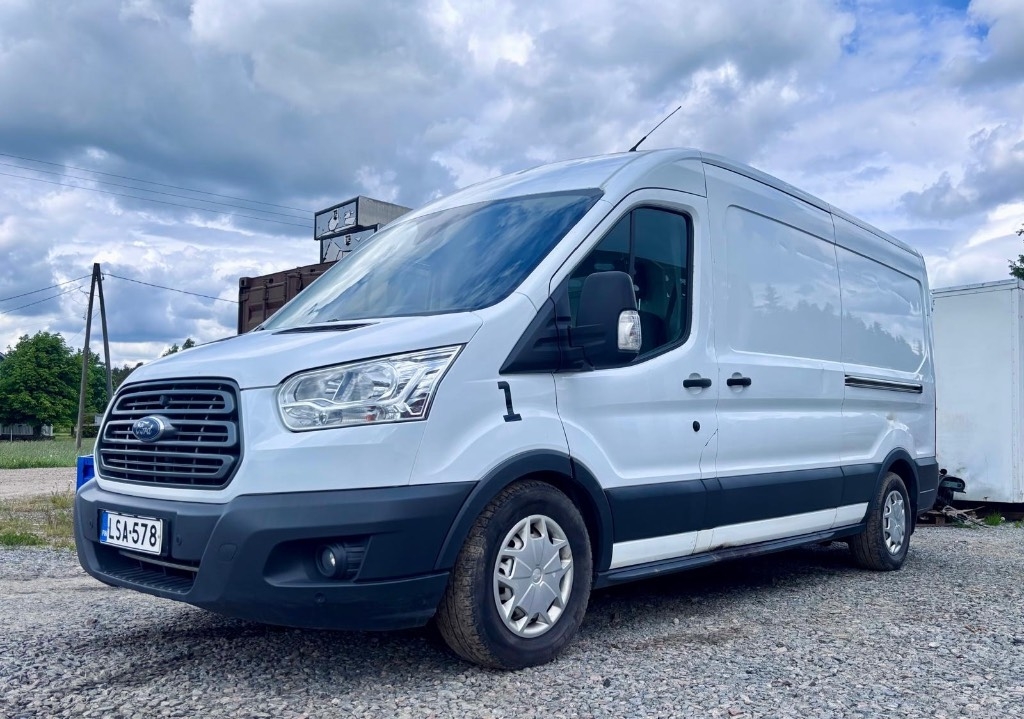 Ford Transit 125 FWD , Uretaani ruiskutuskalustolla