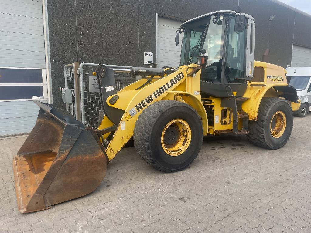 New Holland W170B