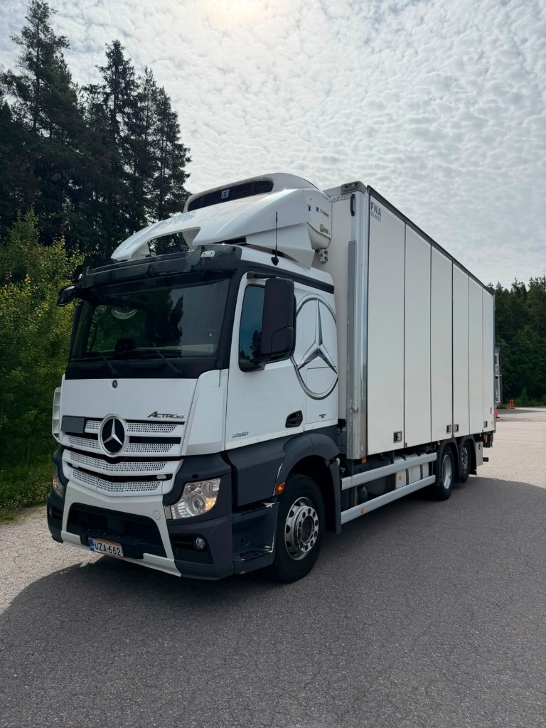 Mercedes-Benz 2551