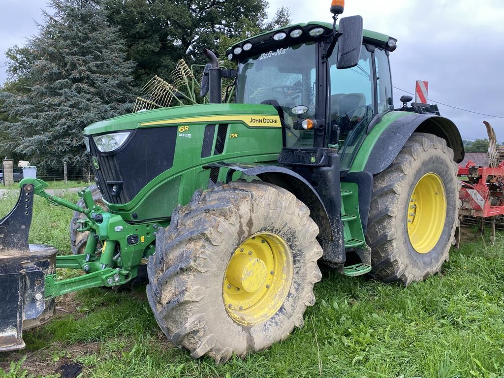 John Deere 6R 195