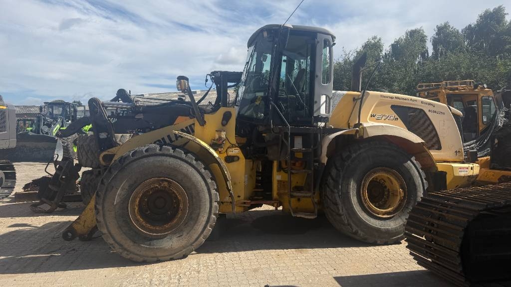 New Holland W 270 B