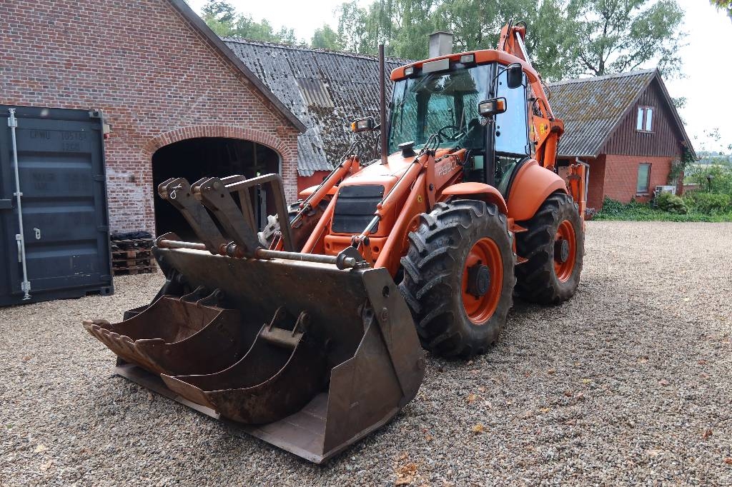 Tractopelle New Holland FB200 4WS — occasion