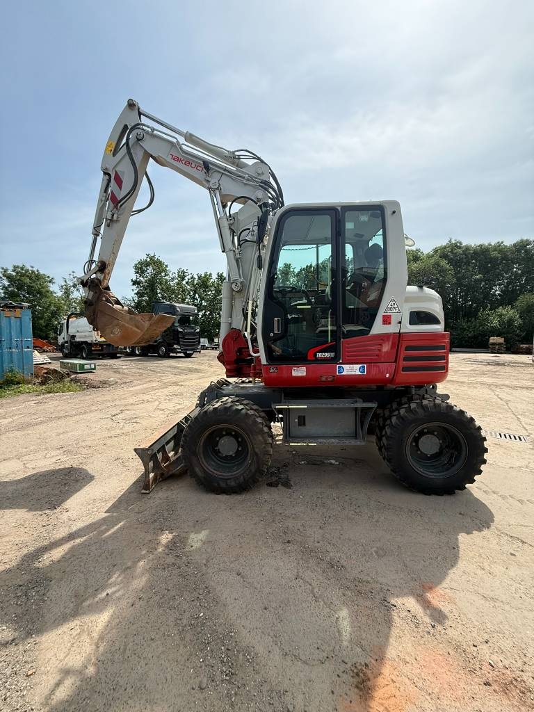 Takeuchi TB 295 W