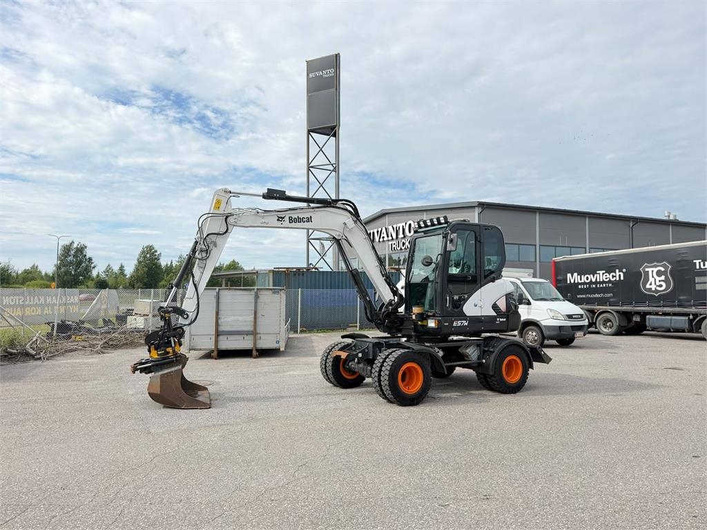 Pelle sur pneus Bobcat E57W — occasion 2020, 3 625 h