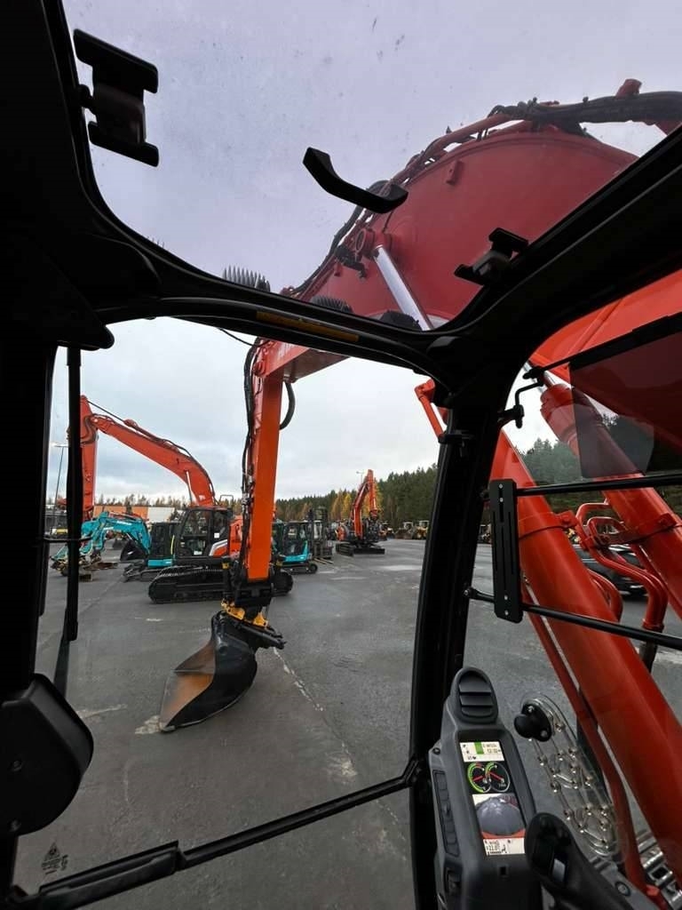 Hitachi ZX 225 US LC-5 /MYYTY , SOLD kuva 27