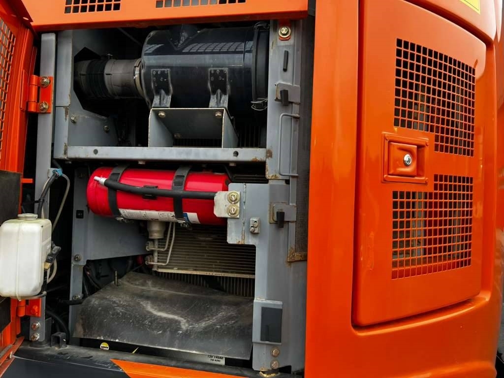 Hitachi ZX 225 US LC-5 /MYYTY , SOLD kuva 12
