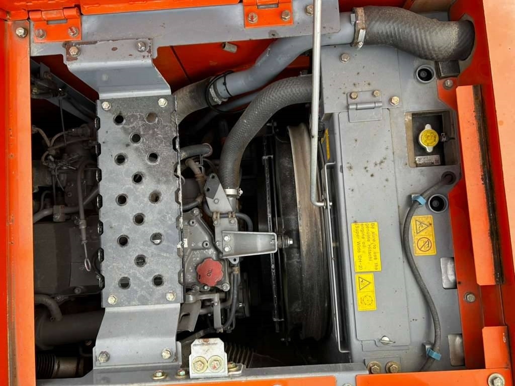 Hitachi ZX 225 US LC-5 /MYYTY , SOLD kuva 16