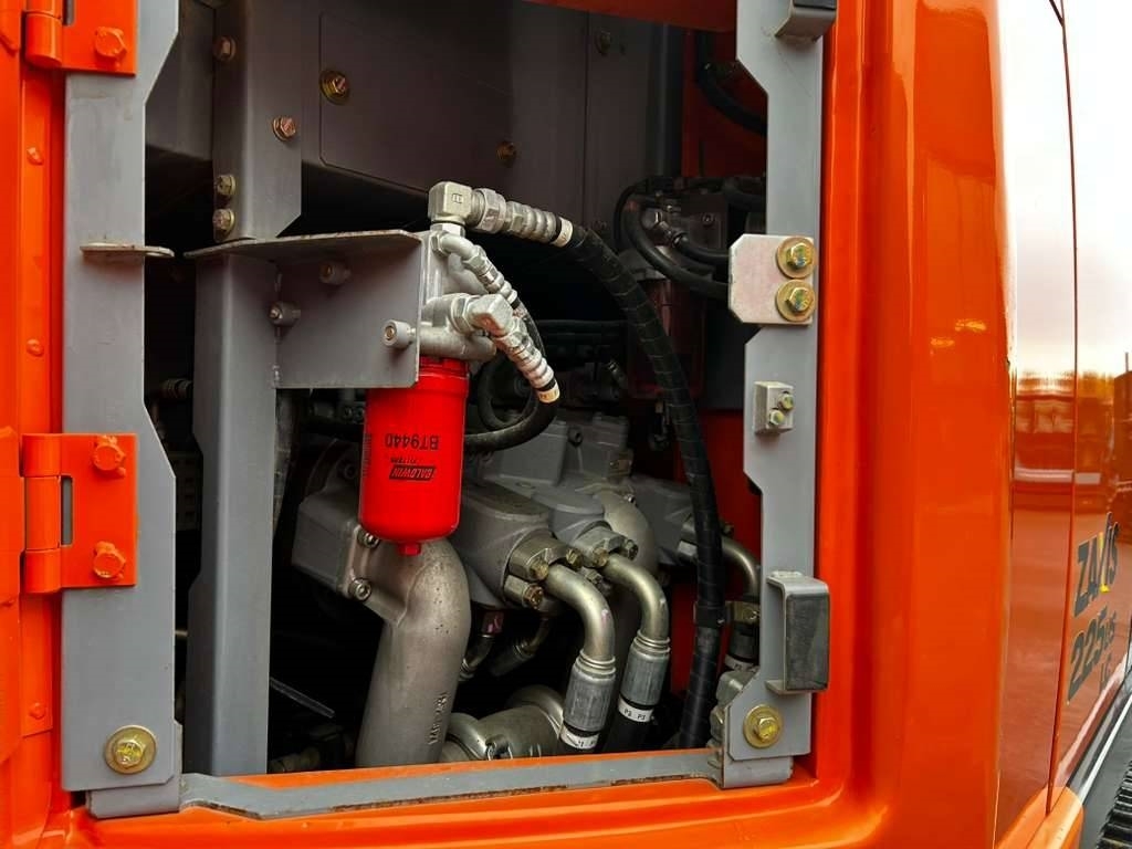 Hitachi ZX 225 US LC-5 /MYYTY , SOLD kuva 14