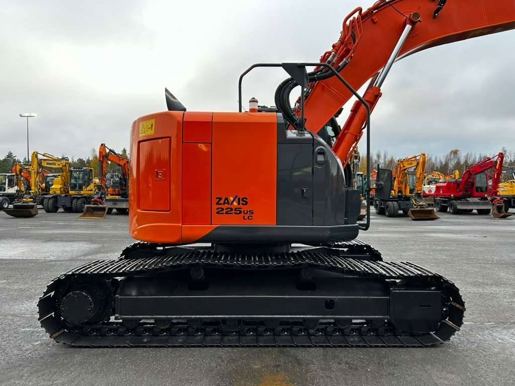 Hitachi ZX 225 US LC-5 /MYYTY , SOLD kuva 5