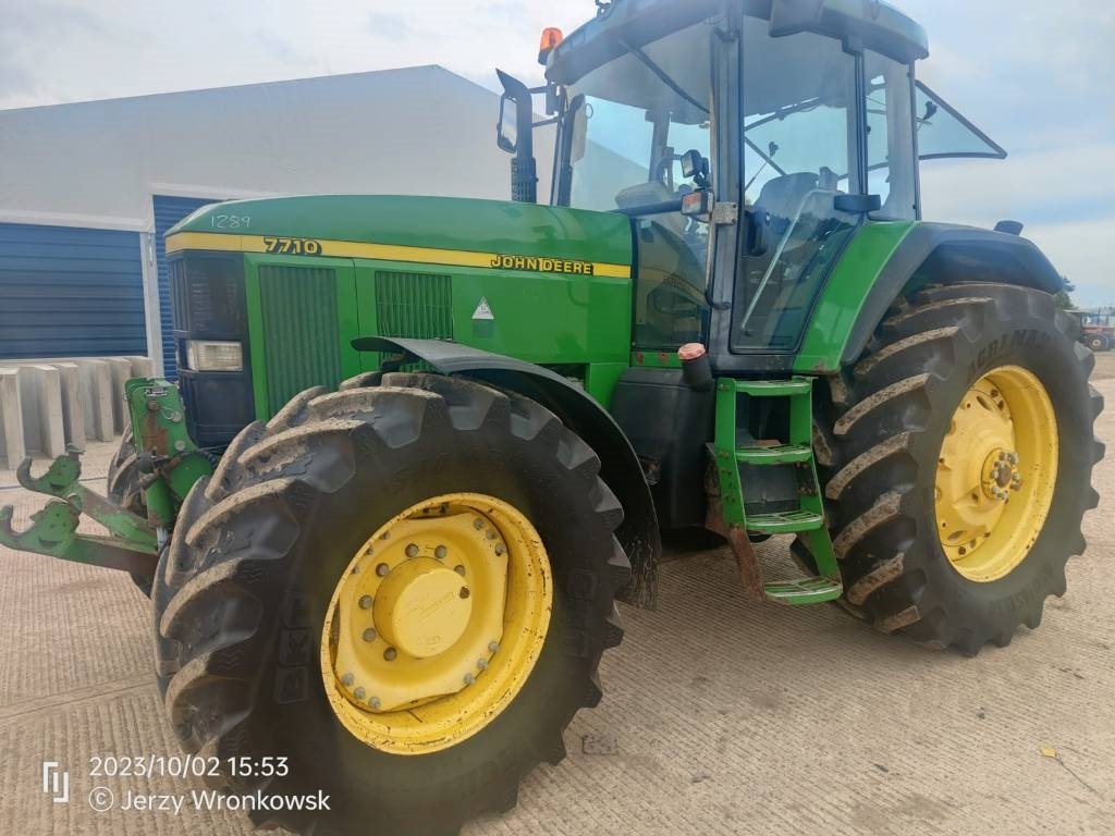 John Deere 7710