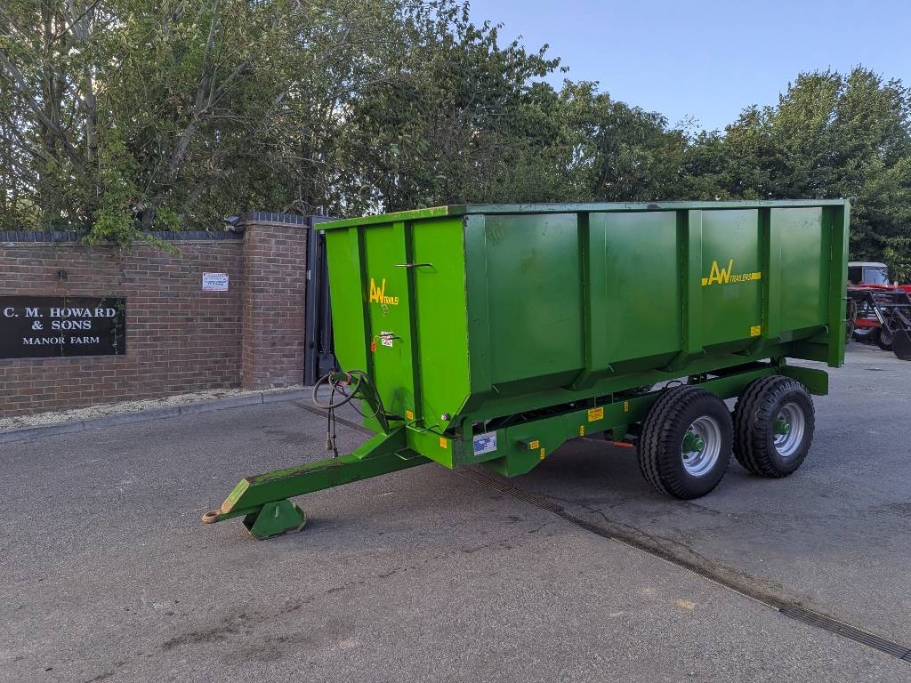 AW Trailer 7 TIPPING TRAILER