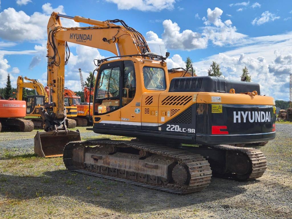 Pelle sur chenilles Hyundai R 220 LC-9A — occasion 2015, 9 500 h