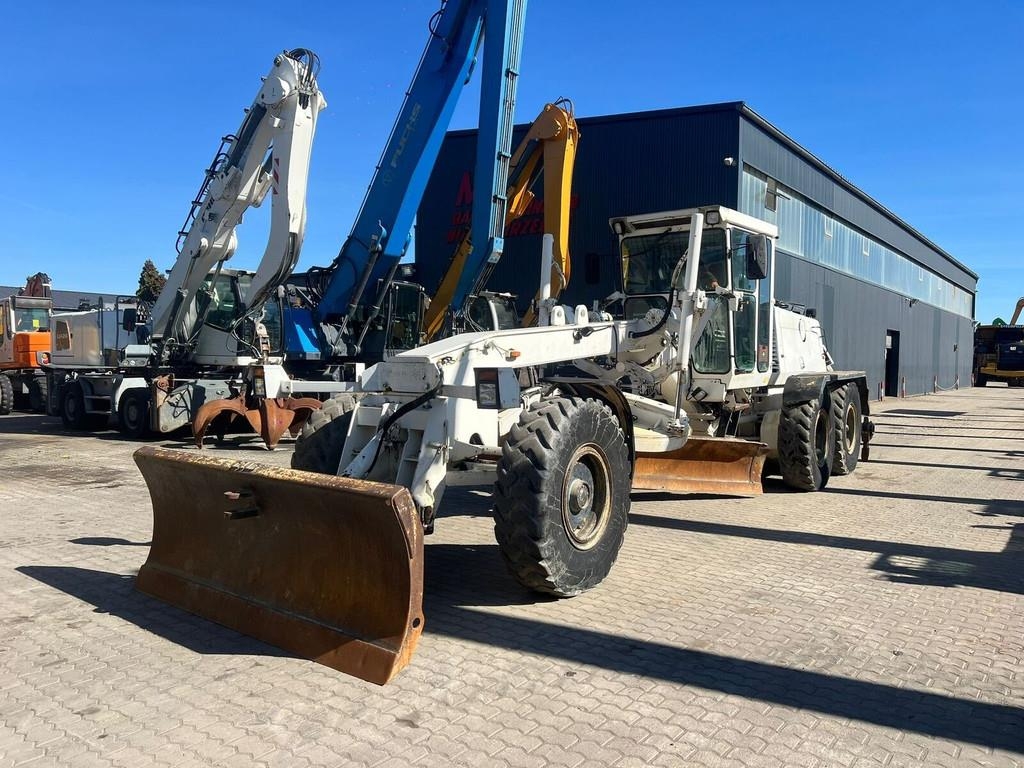 Niveleuse Komatsu GD 650 AE — occasion 1999, 31 312 h