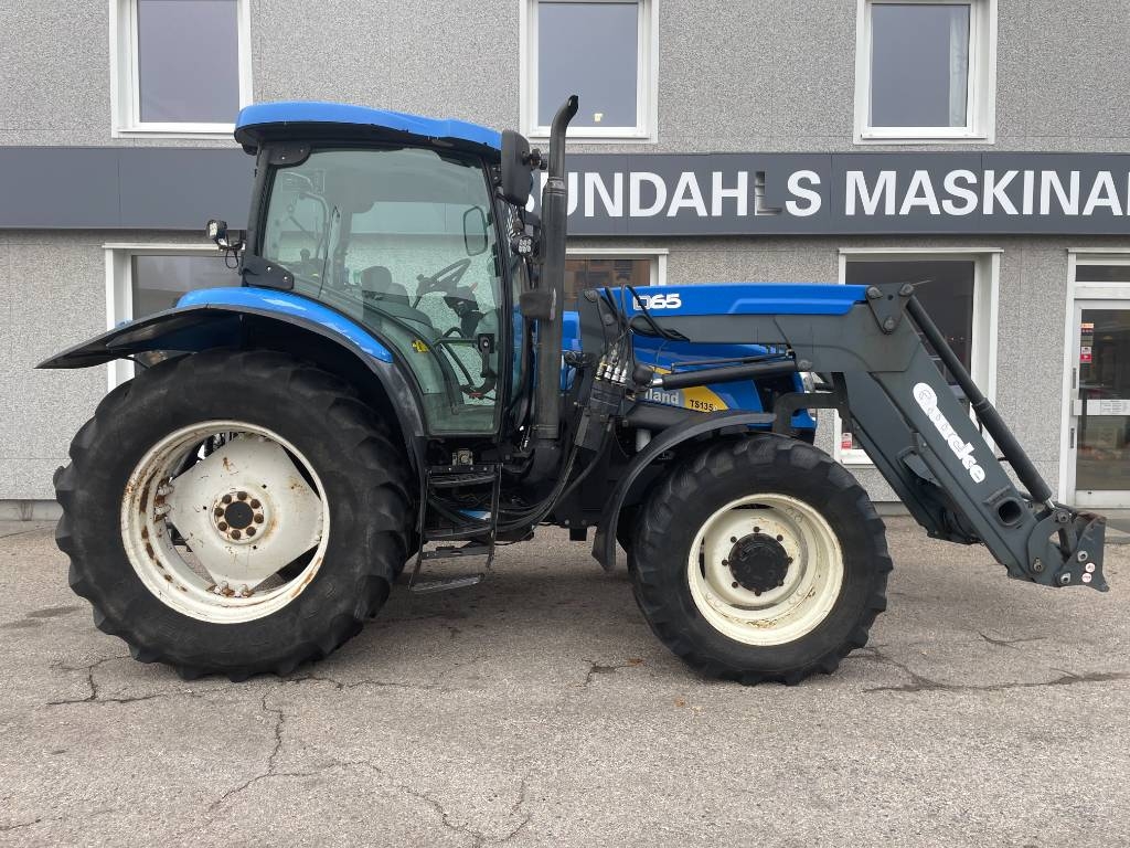 New Holland TSA 135